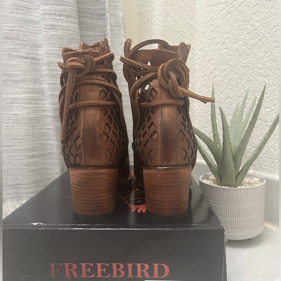 NWT FREEBIRD “Dreamer” Ankle Boots size 8 NEW - Picture 14 of 14